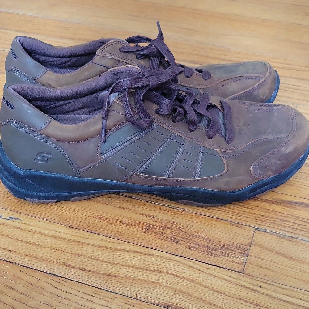 size 12 SKECHERS Relaxed Fit Memory Foam Lace-Up Low Top Sneaker Brown leather